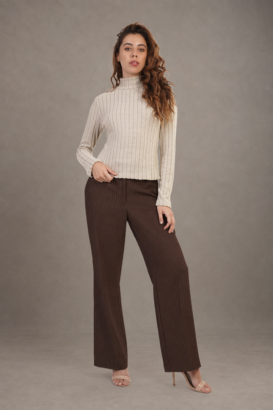 Blusa Beige De Punto Con Cuello Alto