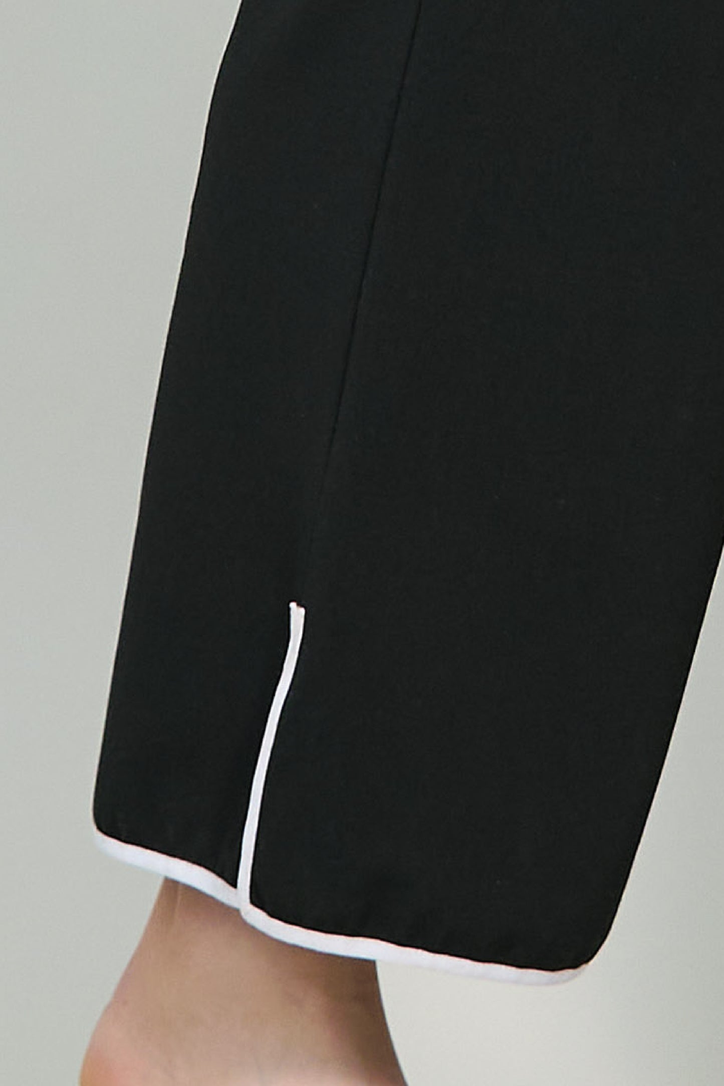 Pantalón amplio con ribete en ruedo 2510047