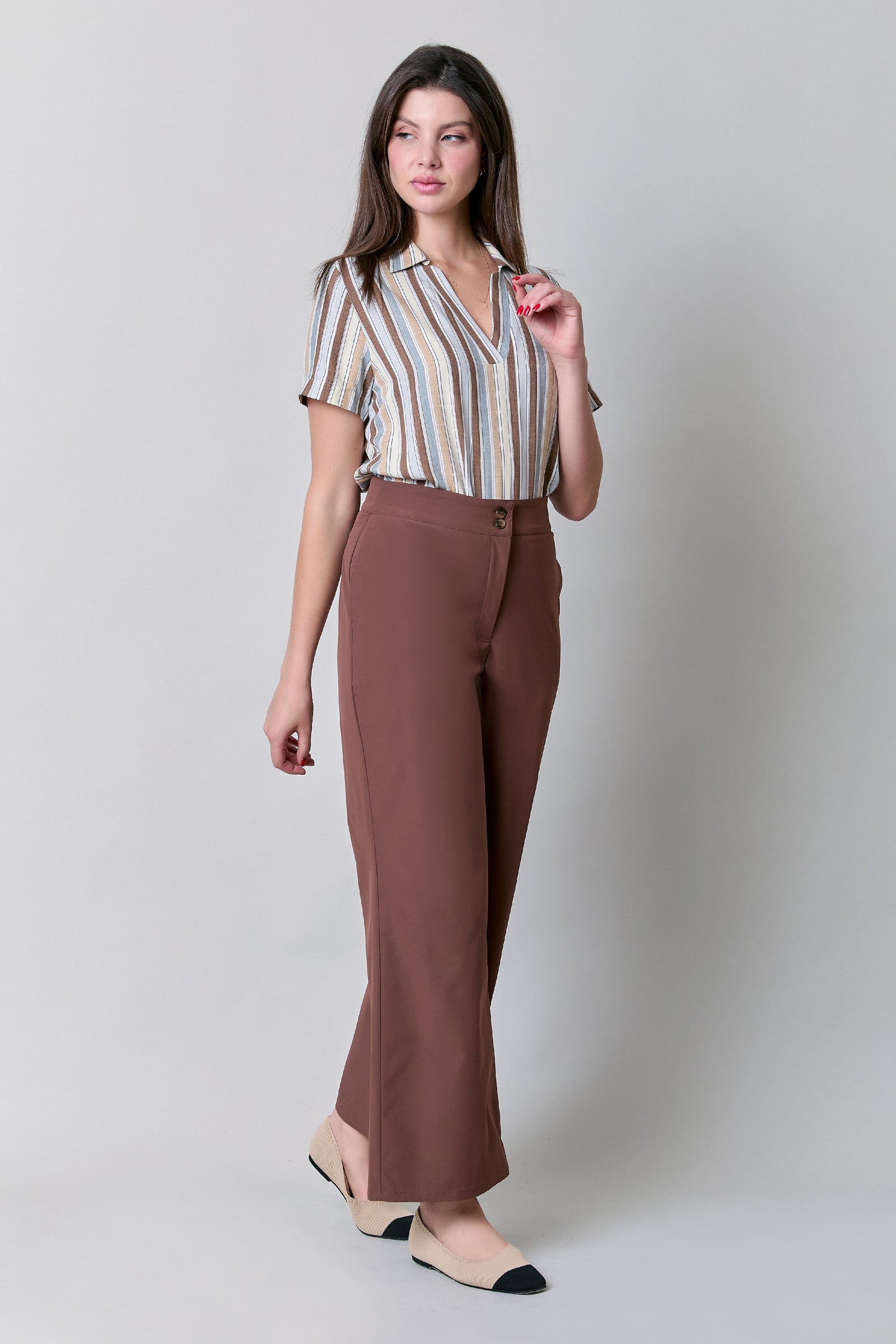 Pantalón amplio con dos botones en pretina 251056