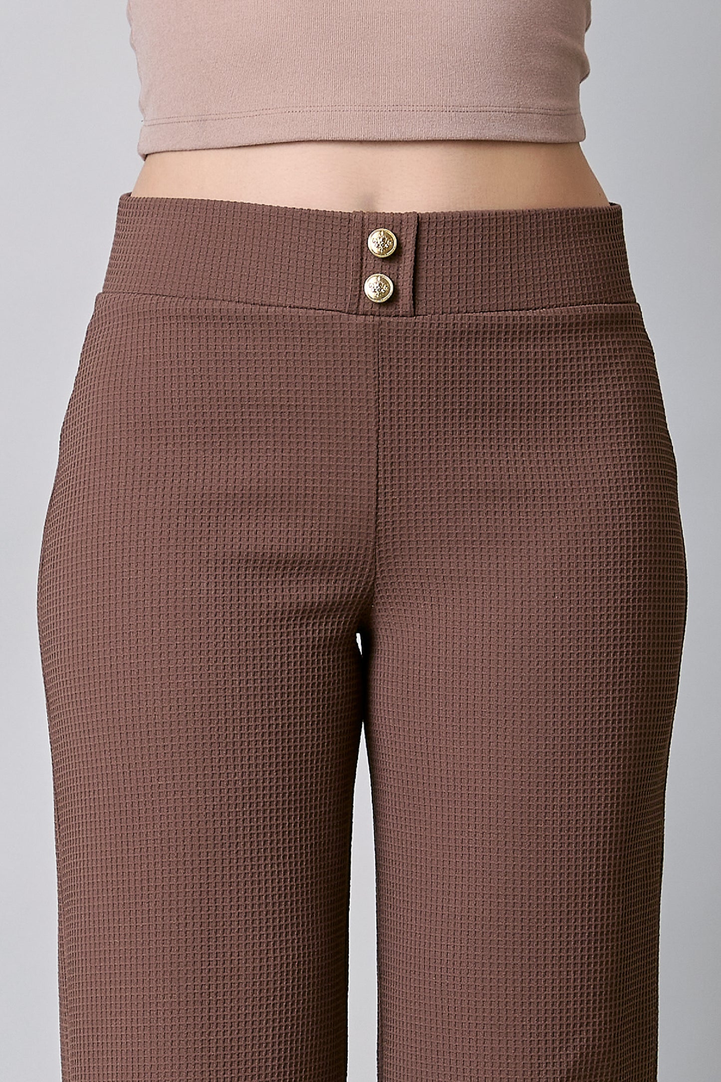 Pantalón amplio con dos botones 251064