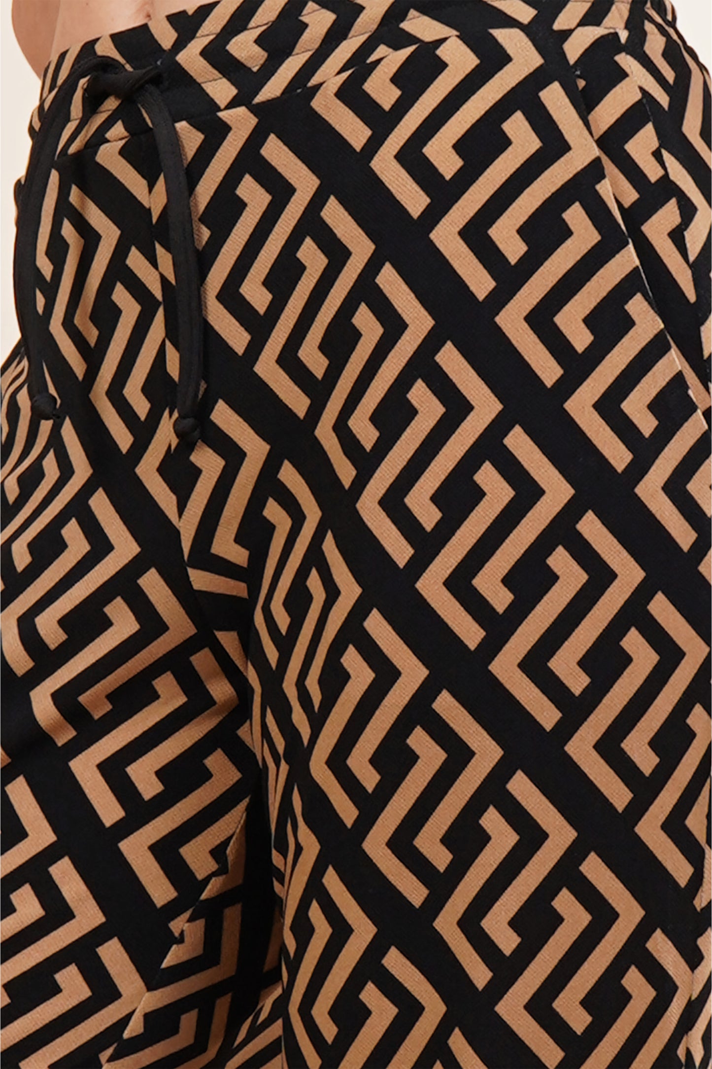 Pantalón estampado con cinta y resorte en pretina 251091