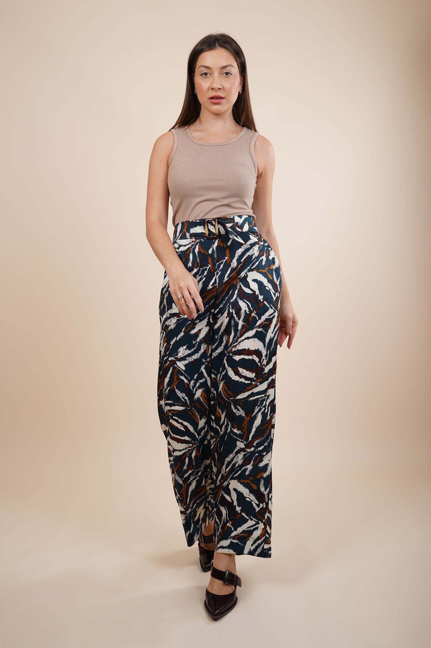 Pantalon amplio con estampado floreado 251097