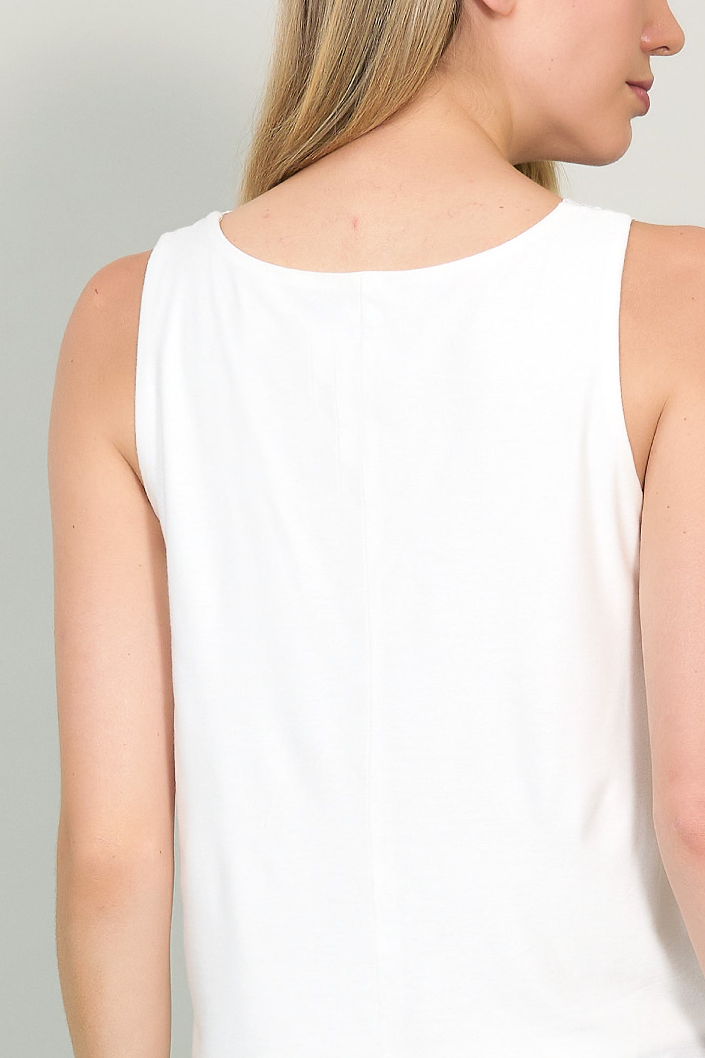 Blusa sin mangas, cuello V con detalles 252033