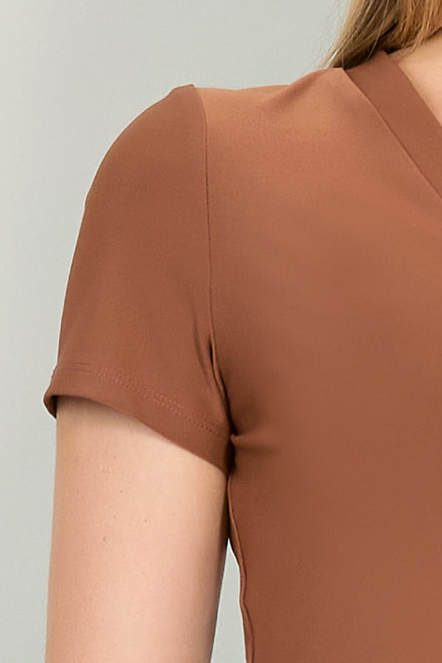 Blusa manga corta, cuello V con botones 252049