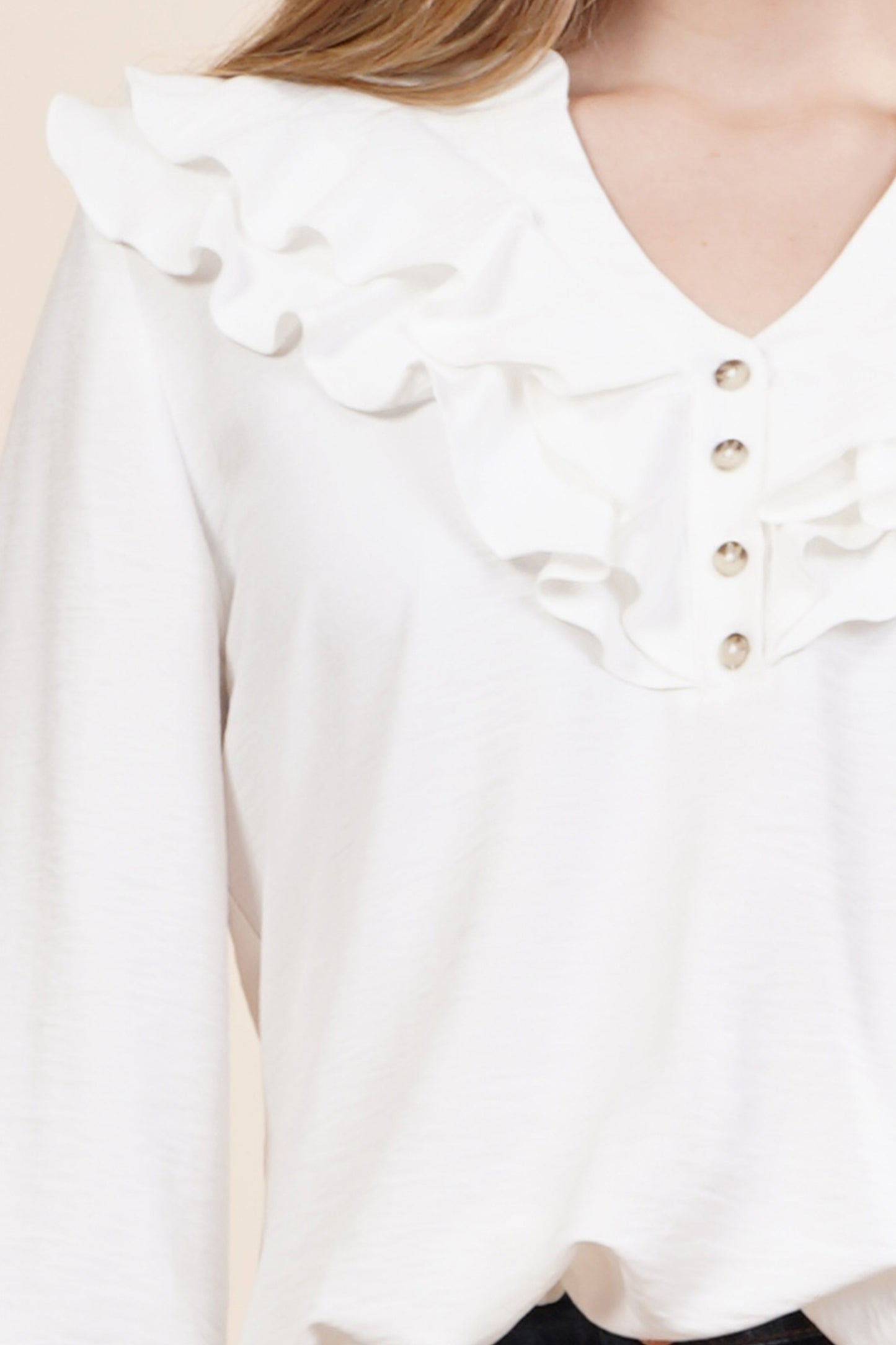 Blusa manga larga con detalles en cuello y mangas 252071