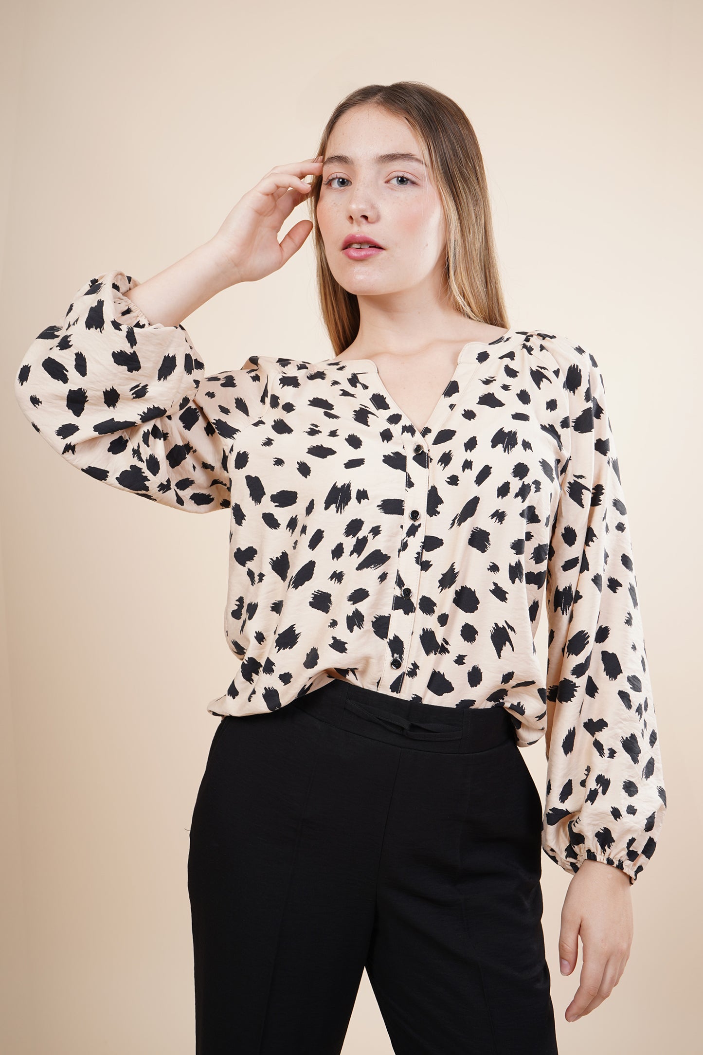 Blusa animal print con cuello V y mangas 3/4 252072