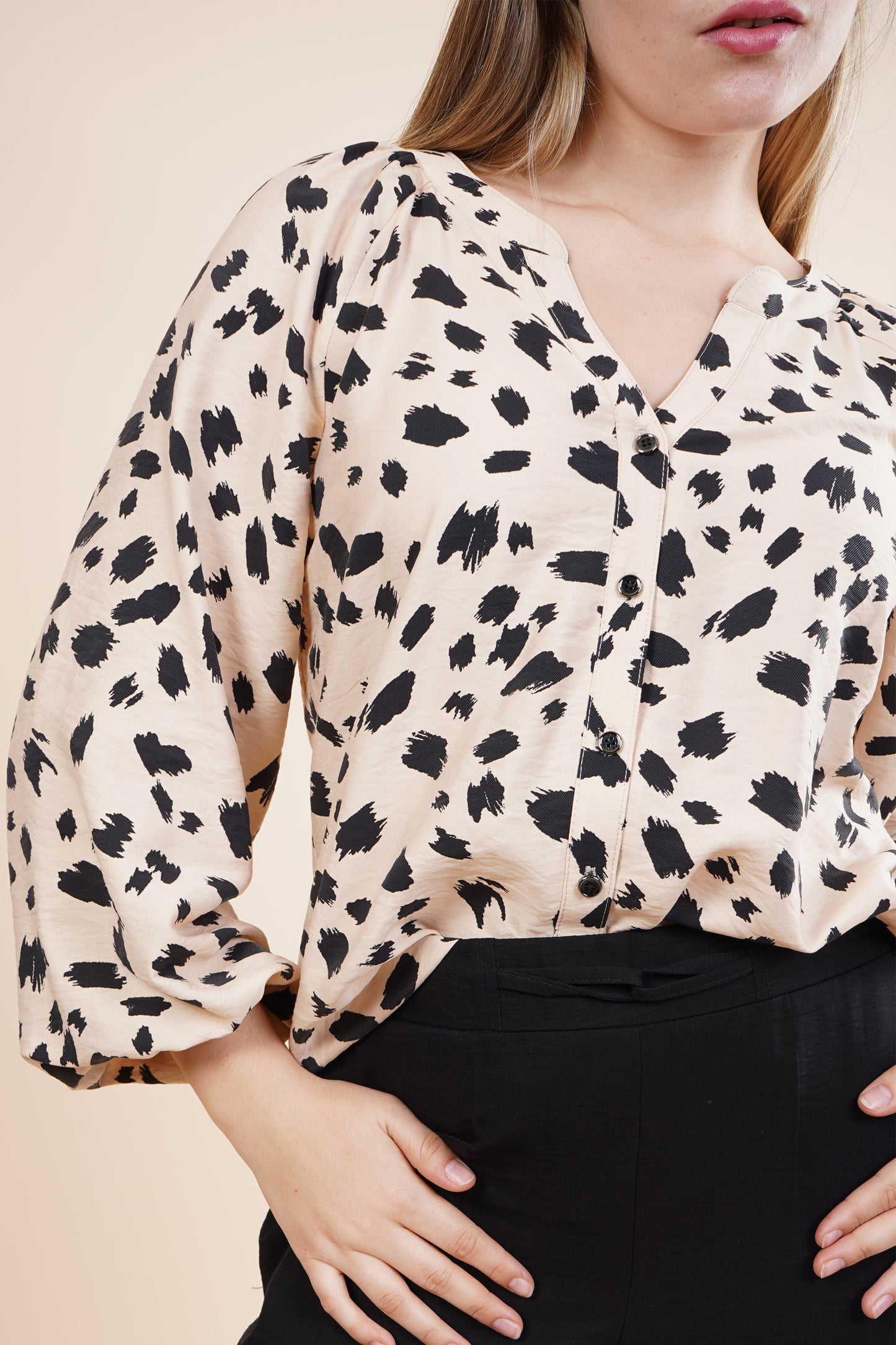 Blusa animal print con cuello V y mangas 3/4 252072