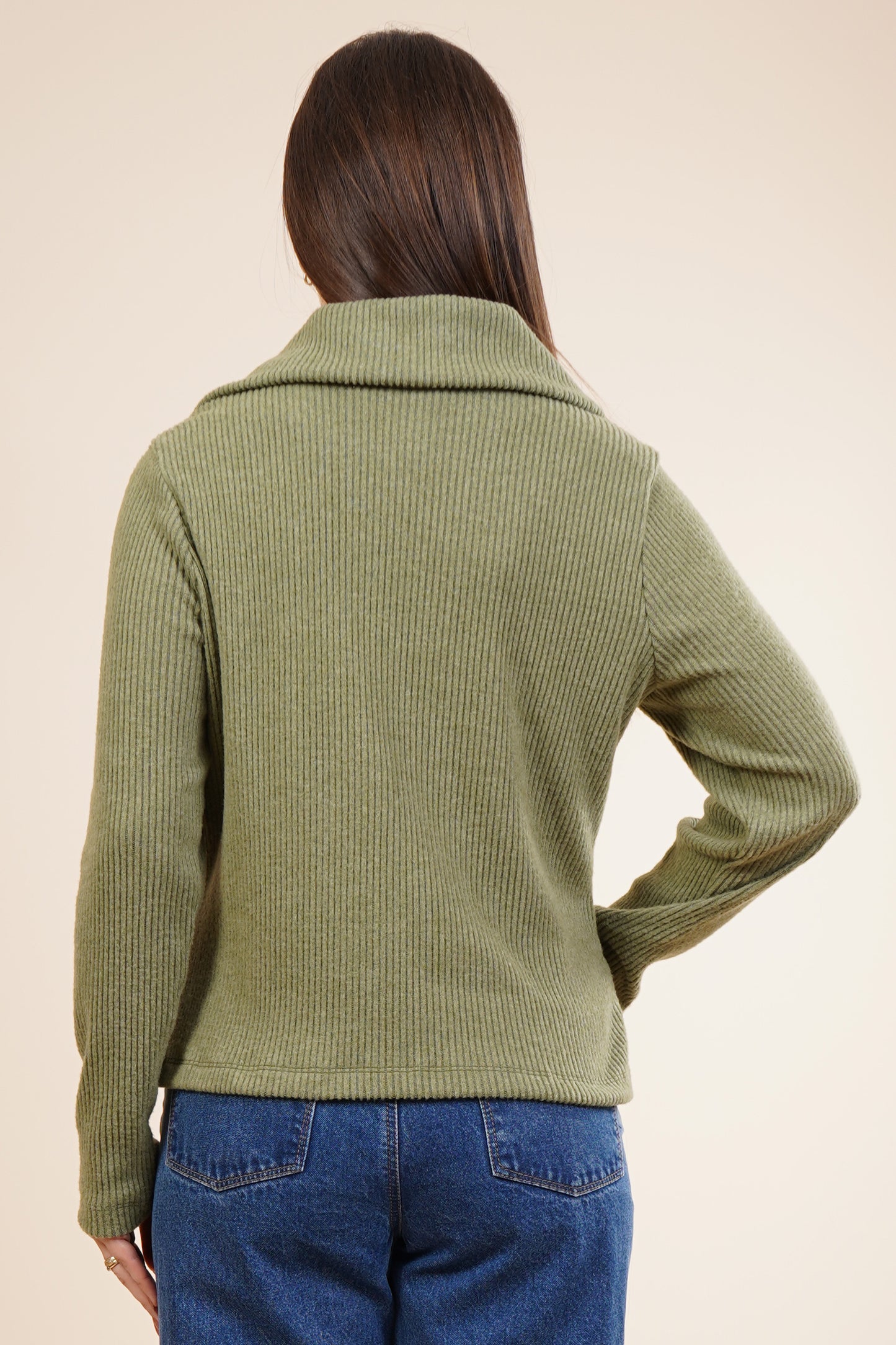 Sudadera de mujer con botón en cuello 254036