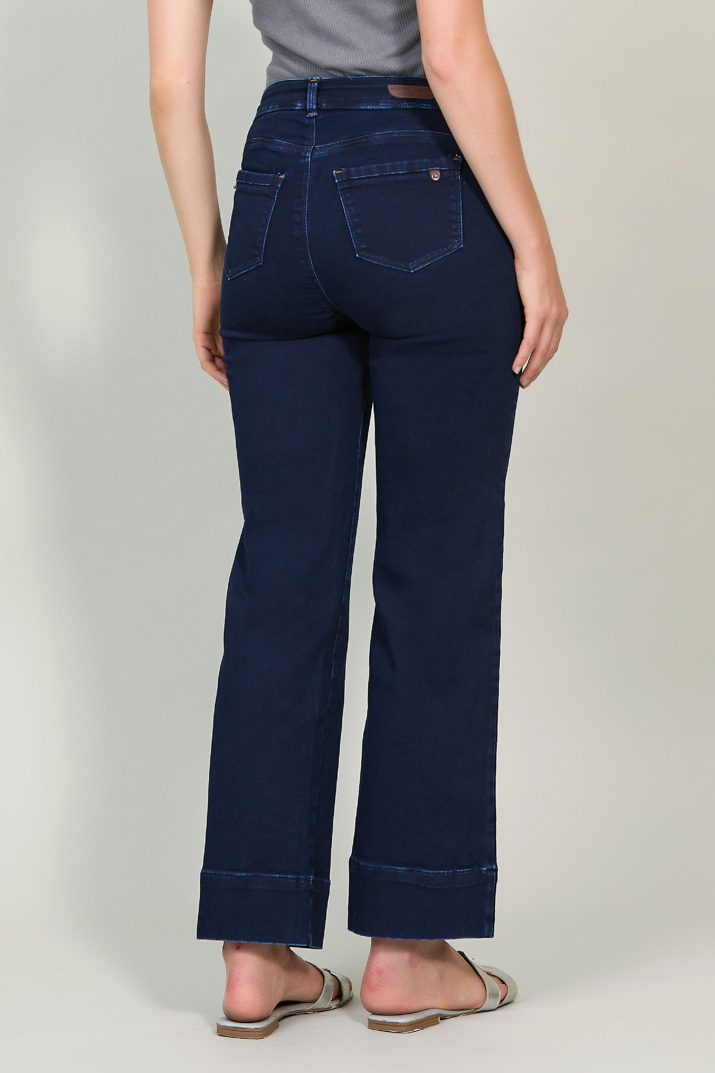Jeans recto con dobladillo 256014