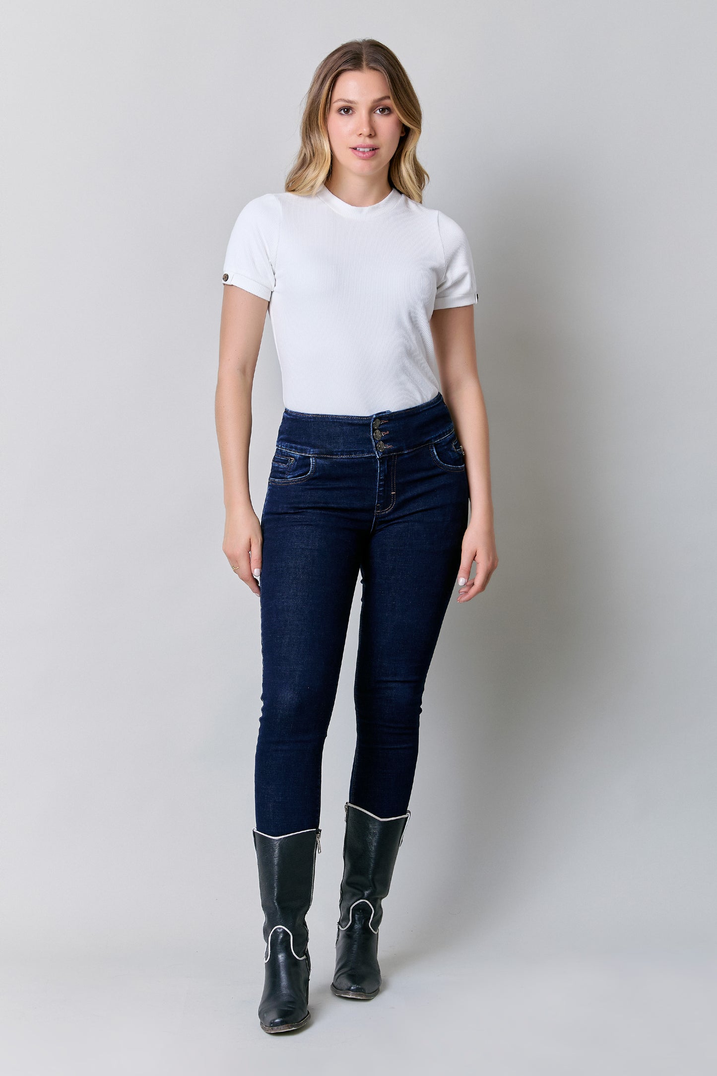 Jeans skinny con 3 botones 256022