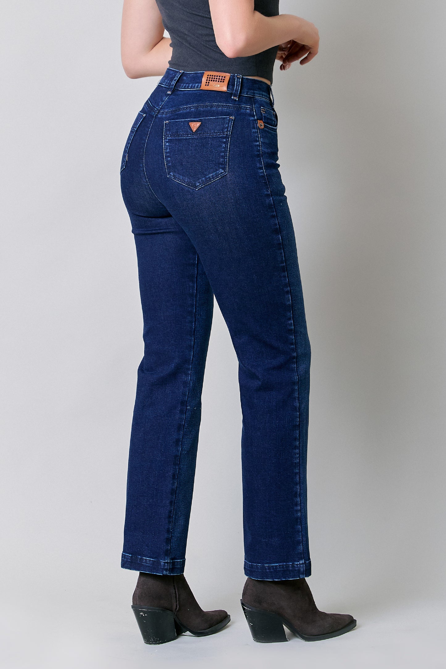 Jeans de mujer colombiano, corte recto 256027