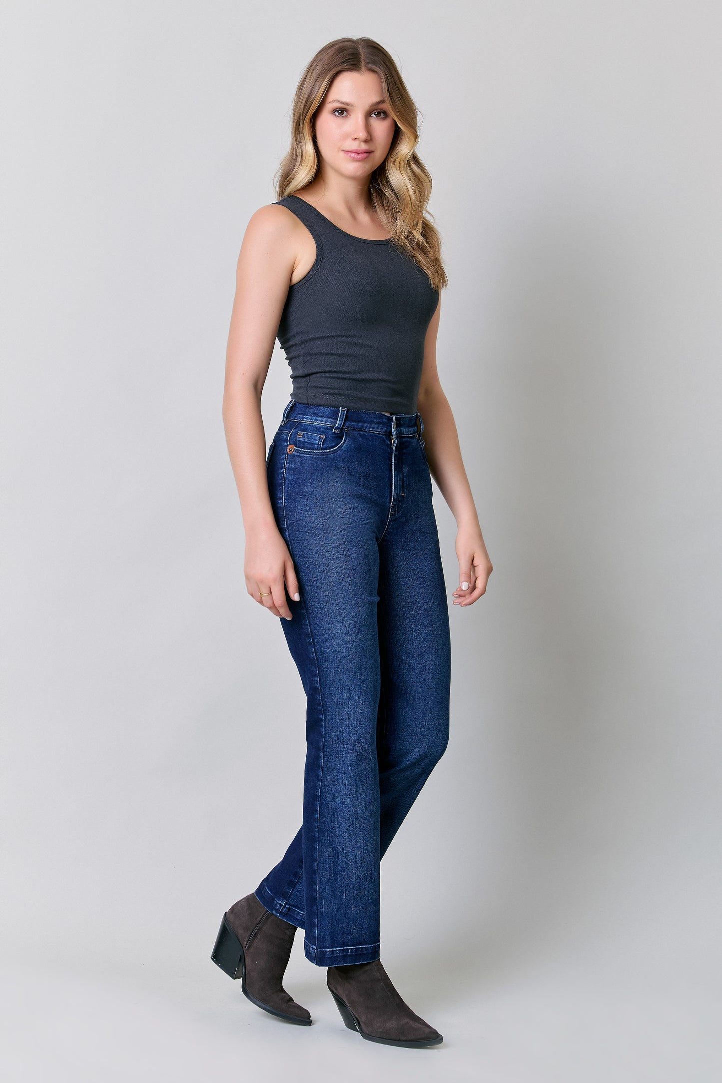 Jeans de mujer colombiano, corte recto 256027