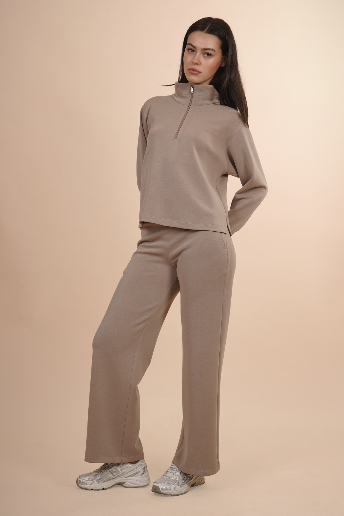 Sudadera Beige Con Cierre Corto