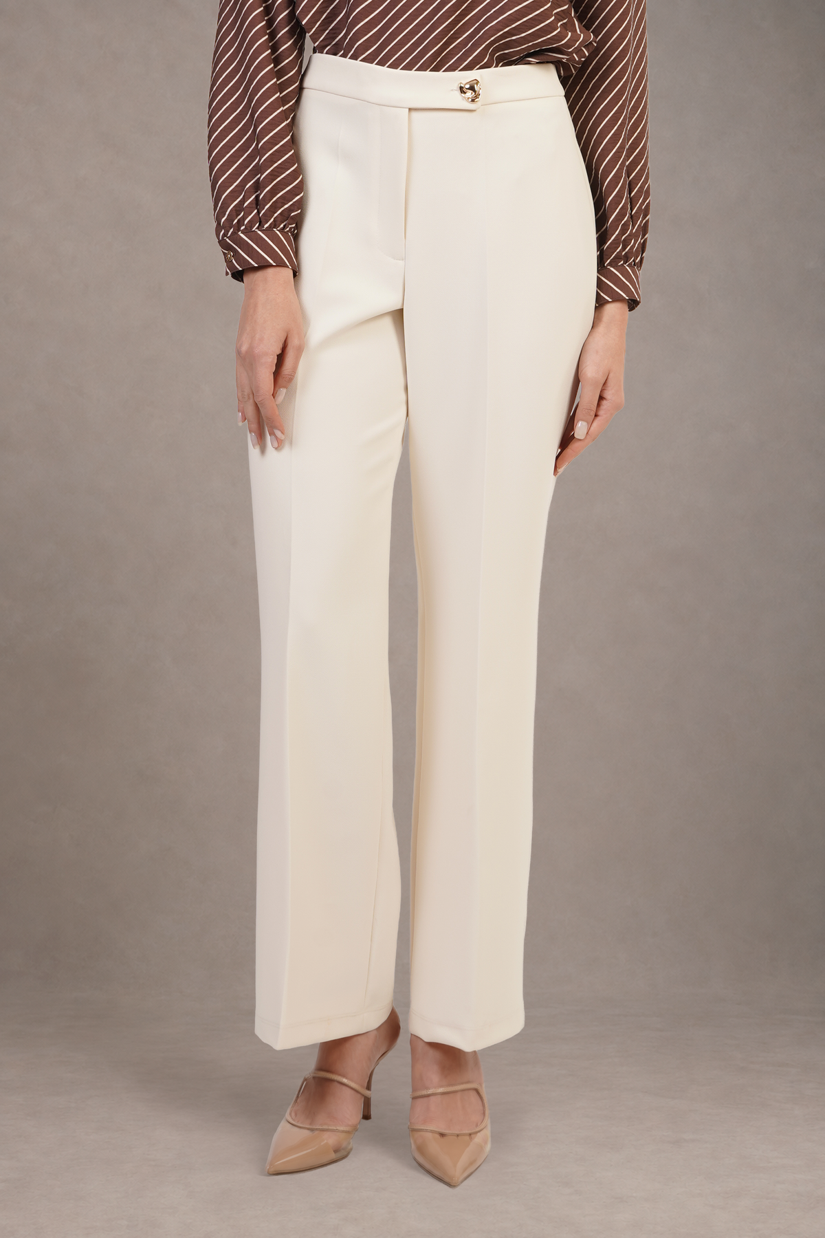 Pantalón Beige Elegante
