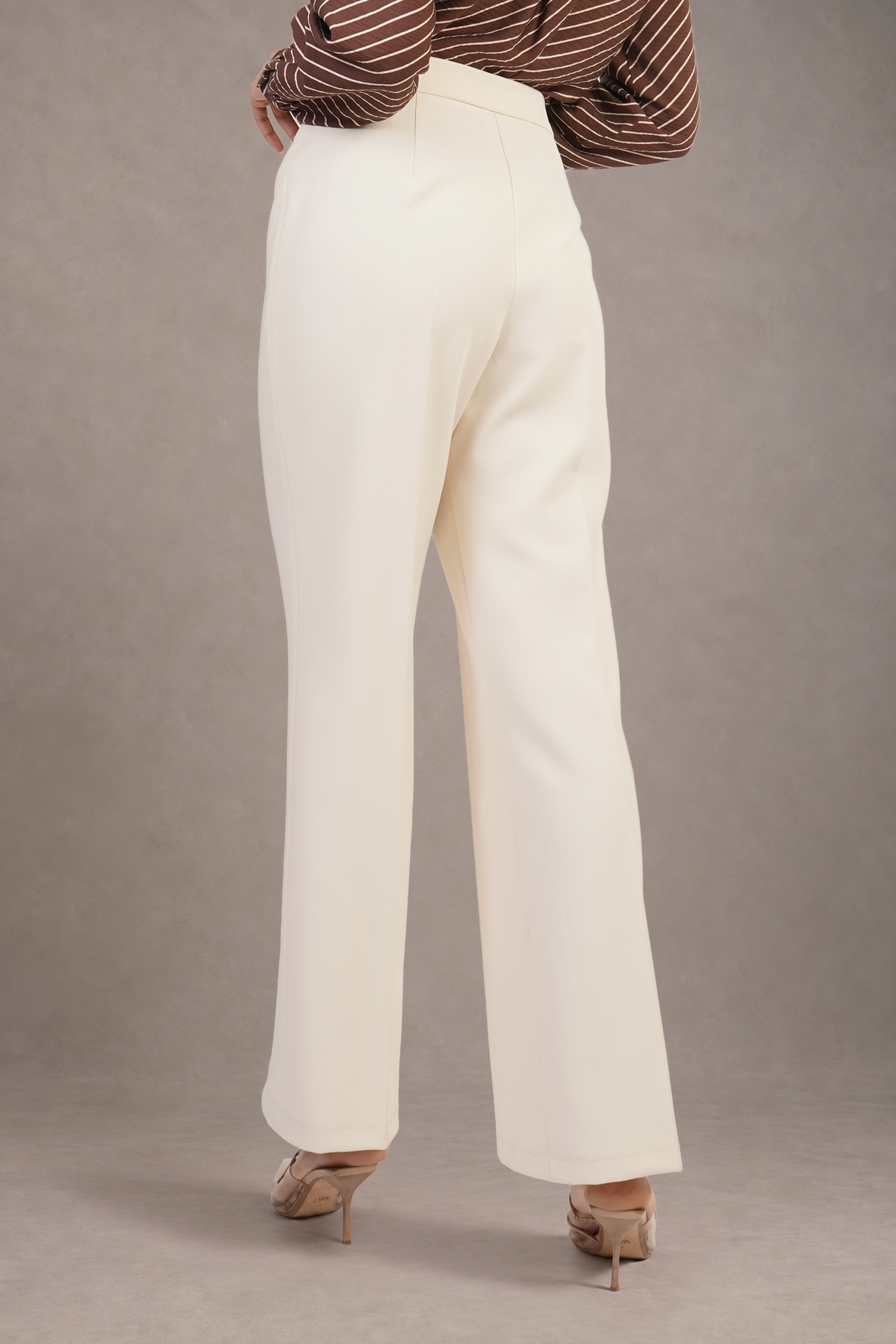 Pantalón Beige Elegante