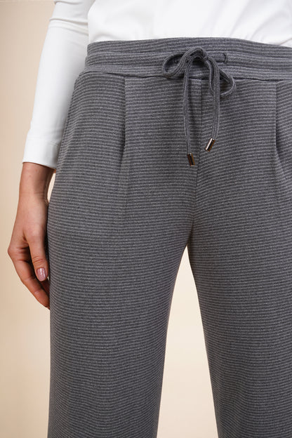 Pantalón Gris Con Cordón Ajustable 251128