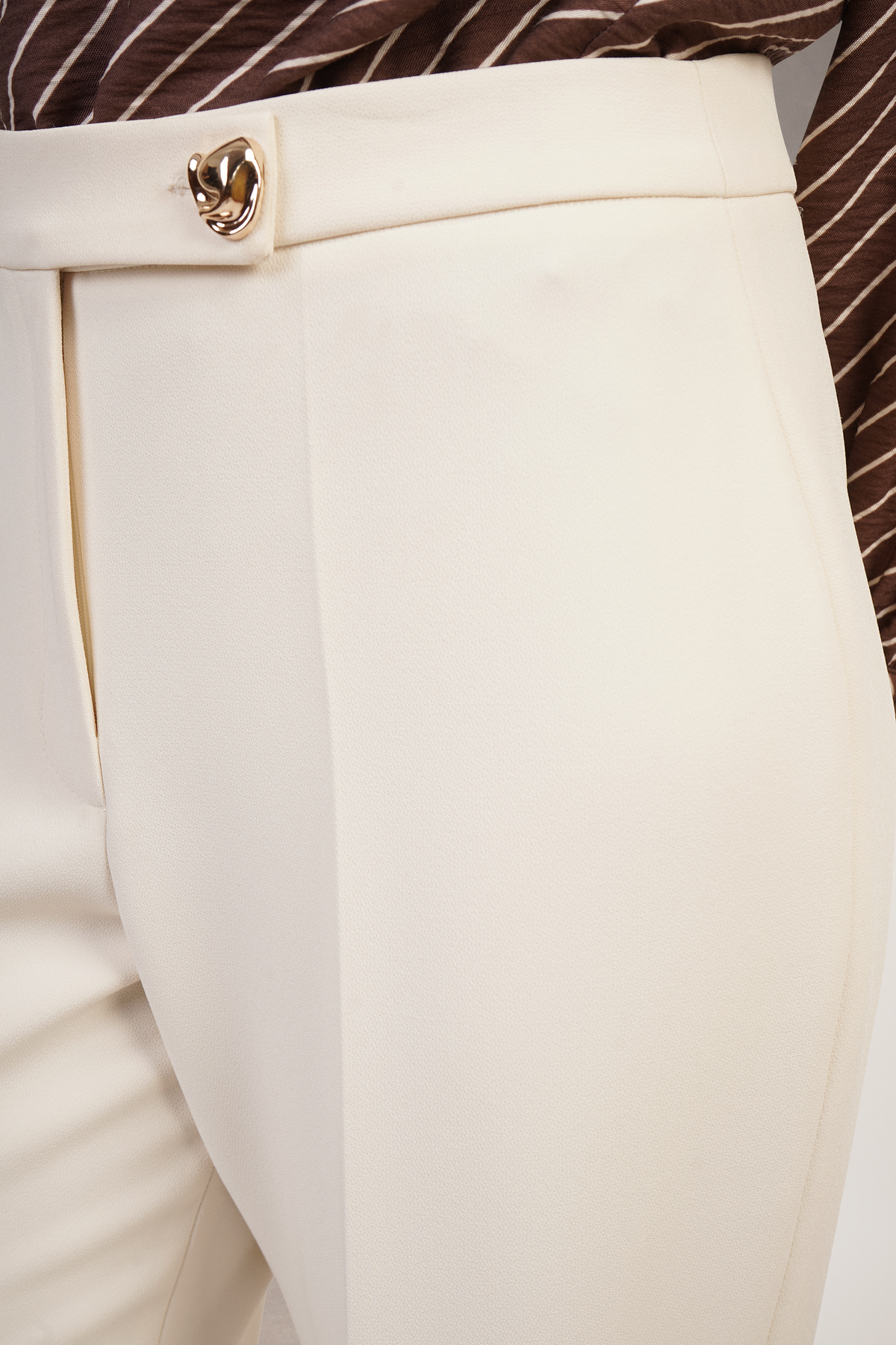 Pantalón Beige Elegante