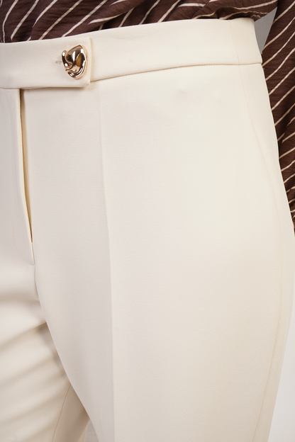 Pantalón Beige Elegante
