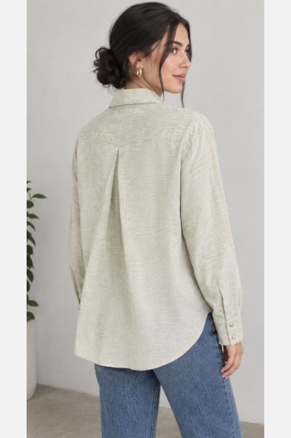 Camisa Greige Verdoso Con Botones Tipo Nudo
