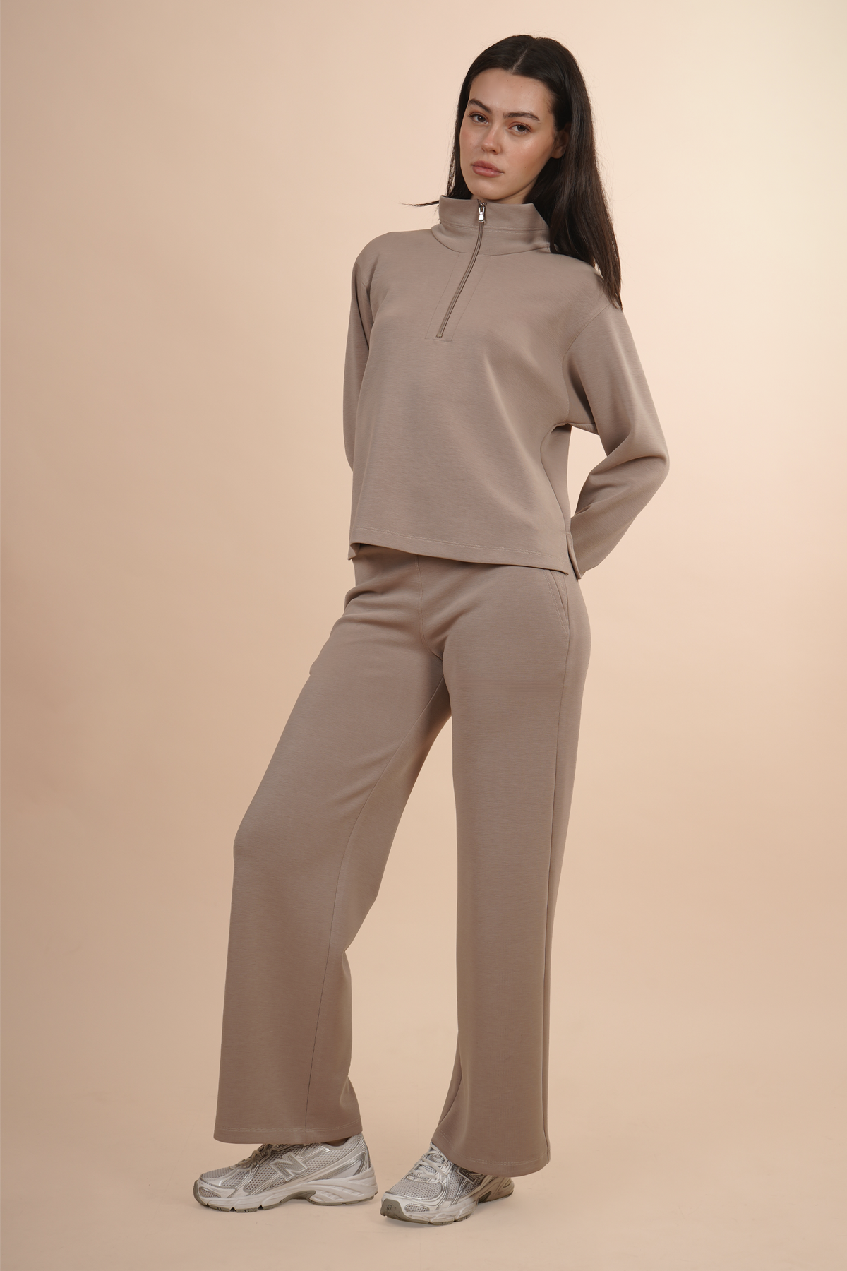 Sudadera Beige Con Cierre Corto