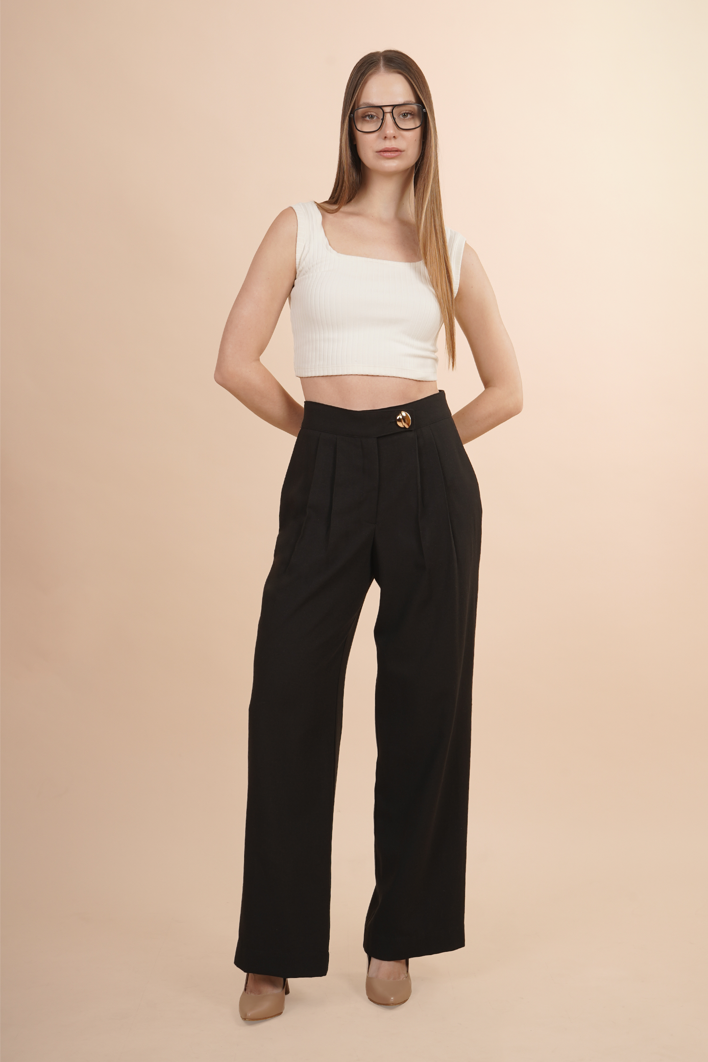Pantalón Amplio con Botón Dorado 261054