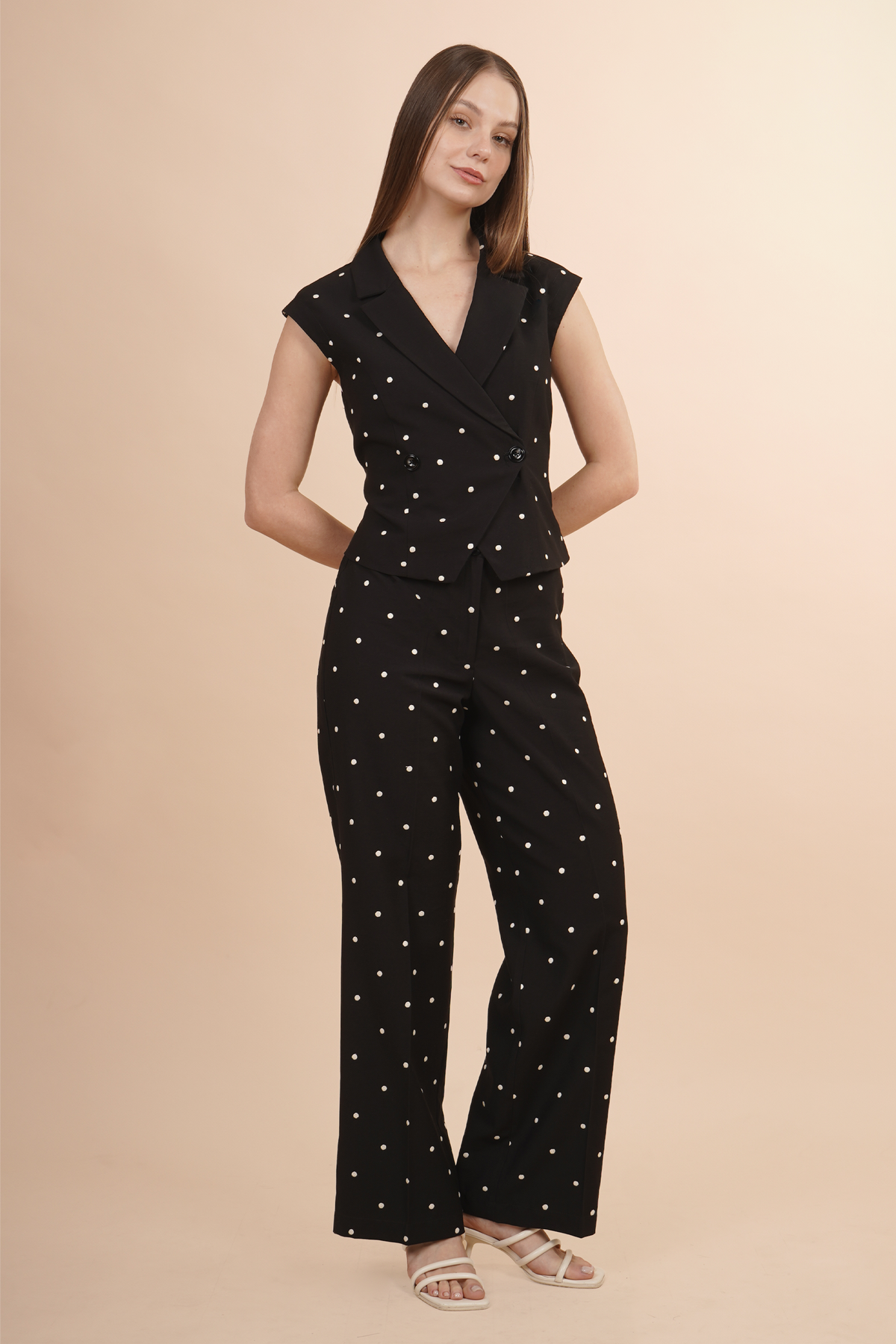 Chaleco Negro Con Boloitas Bordas