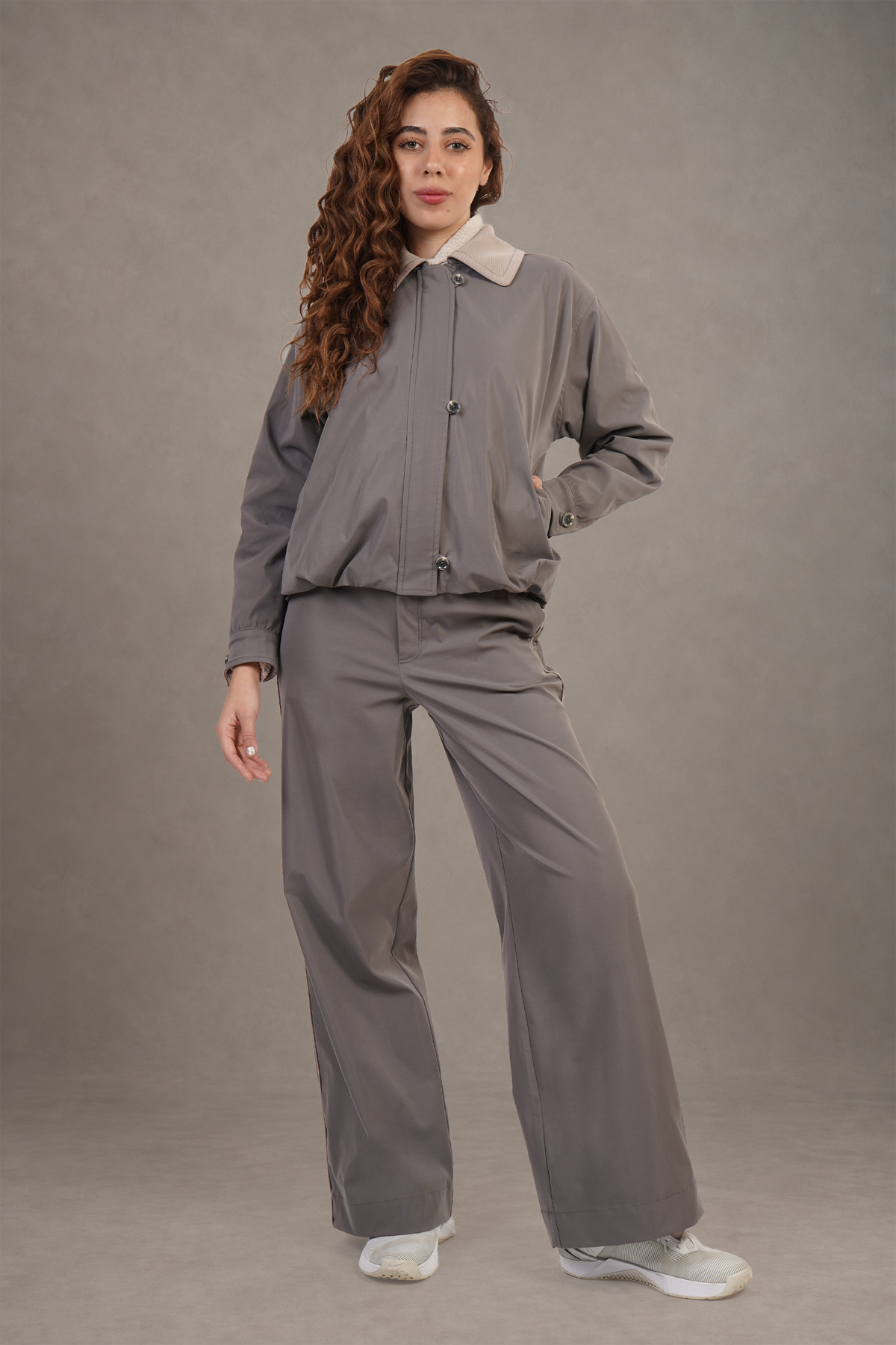 Chamarra Gris Con Cuello En Contrastre Beige