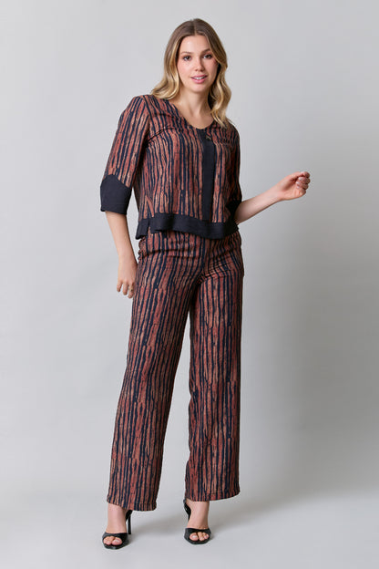 Pantalón amplio, resorte en pretina y estampado rayado 251057