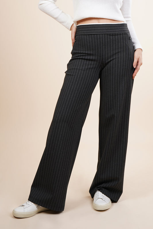 Pantalón con estampado de rayas 251090