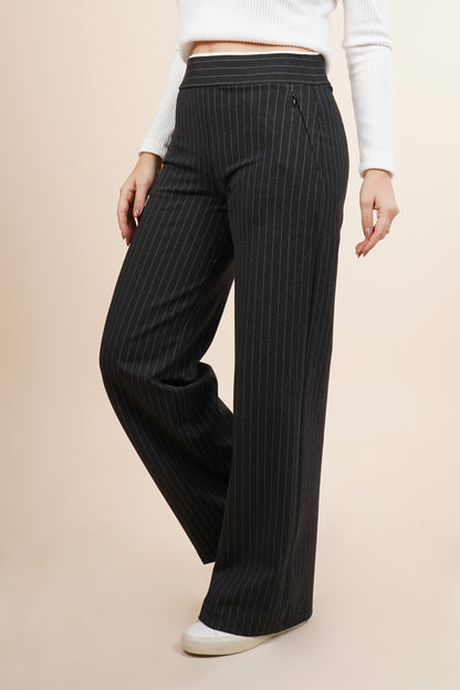 Pantalón con estampado de rayas 251090