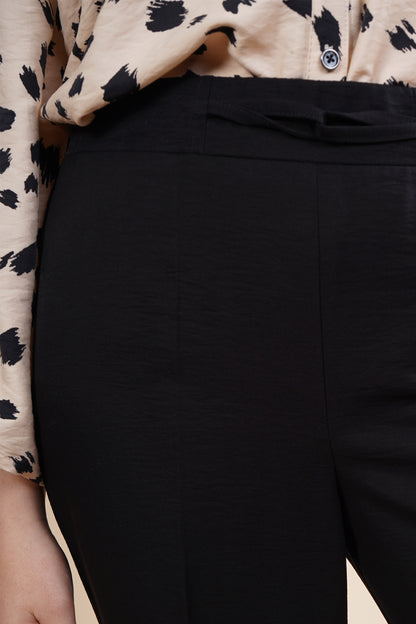 Pantalón de vestir amplio con resorte en pretina 251095