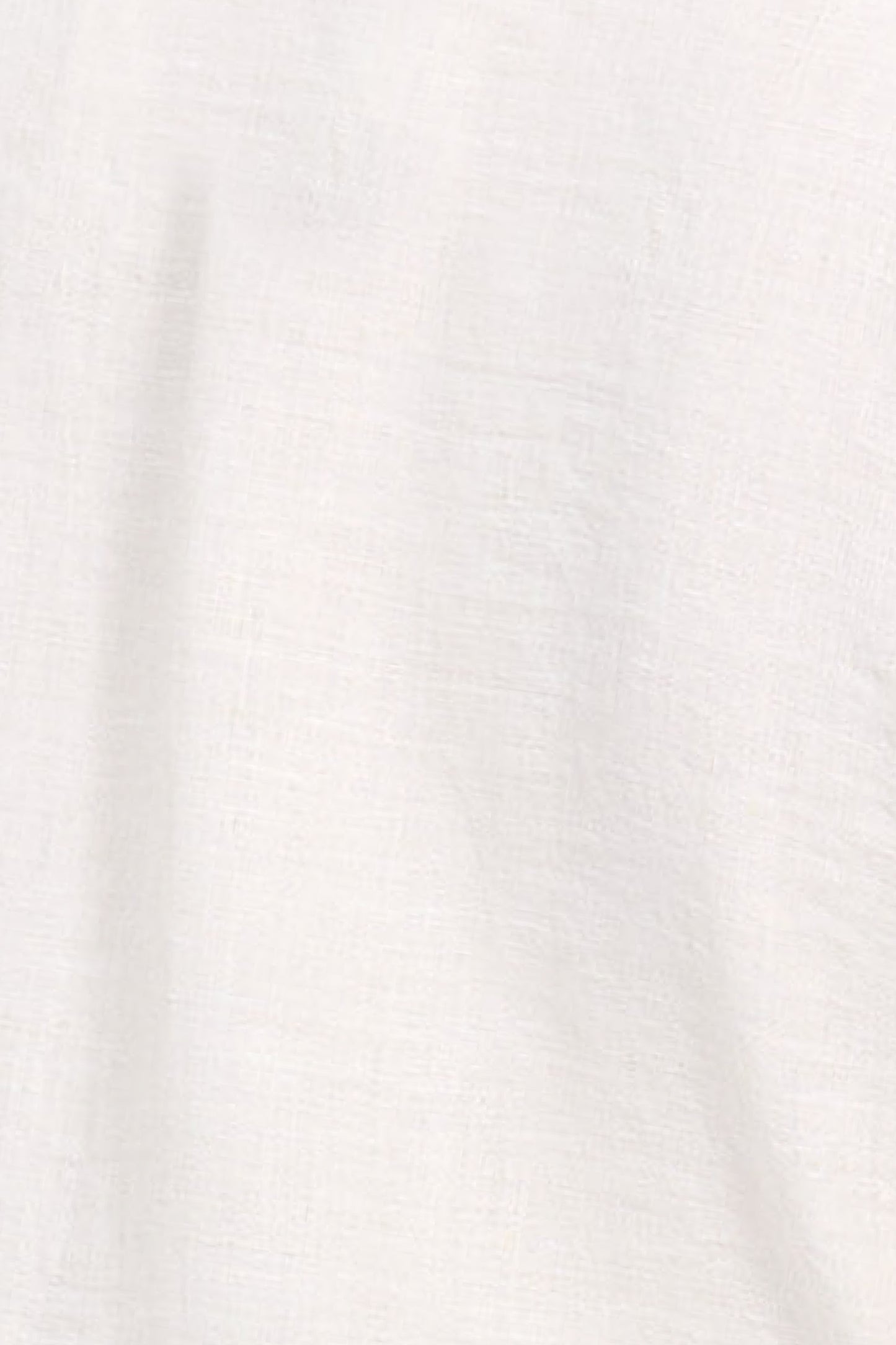 Blusa manga corta con cuello v y detalles en tela 252034