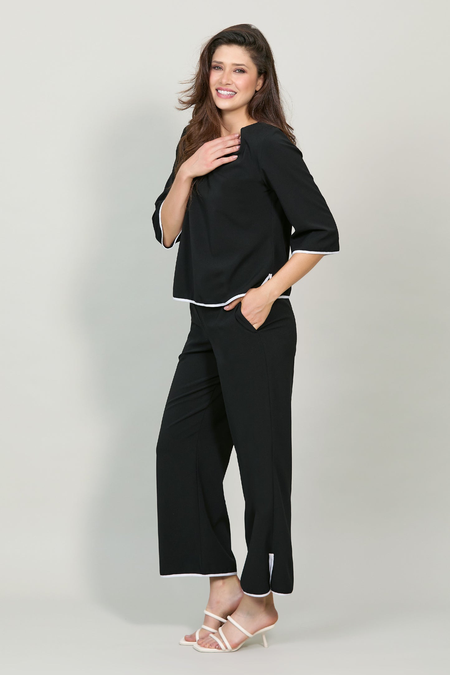 Blusa manga 3/4 con cuello en V 252045