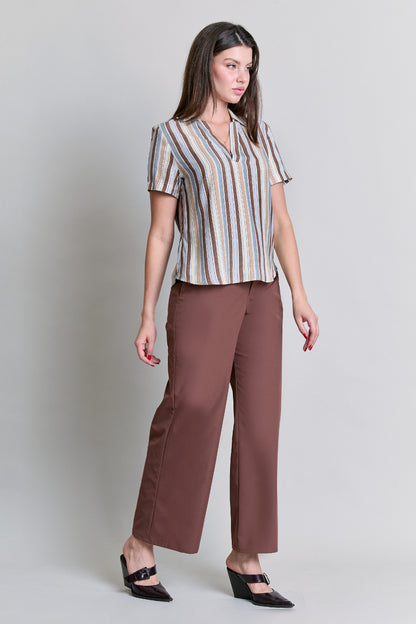 Blusa manga corta, cuello v y estampado de rayas 252056