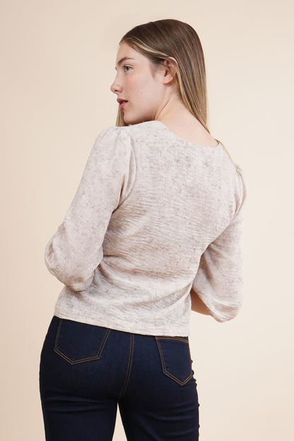 Blusa manga 3/4 con detalles y cuello en v con cinta 252070