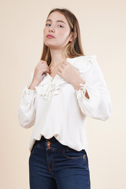 Blusa manga larga con detalles en cuello y mangas 252071