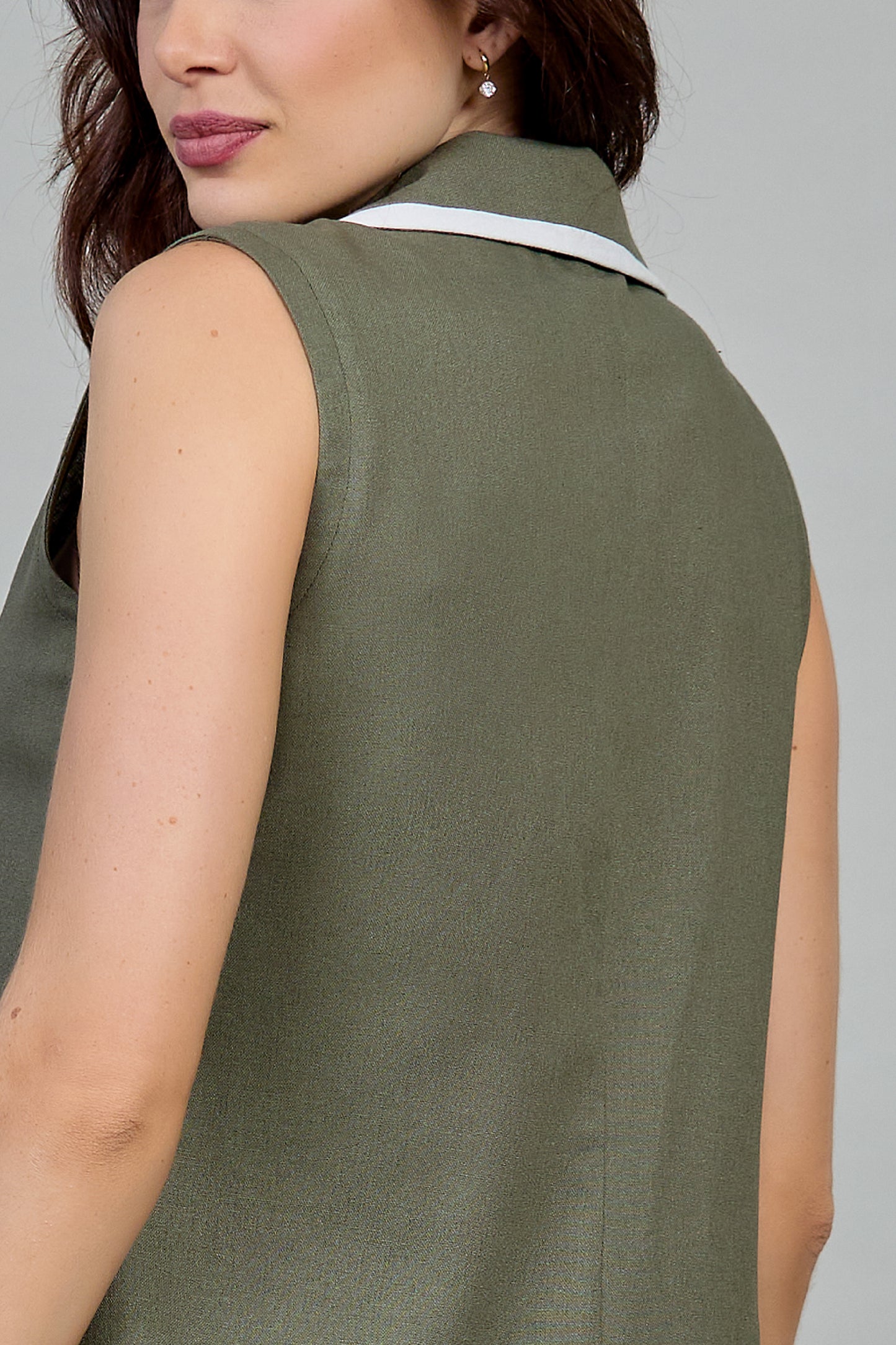 Chaleco casual largo con detalle en cuello 254002