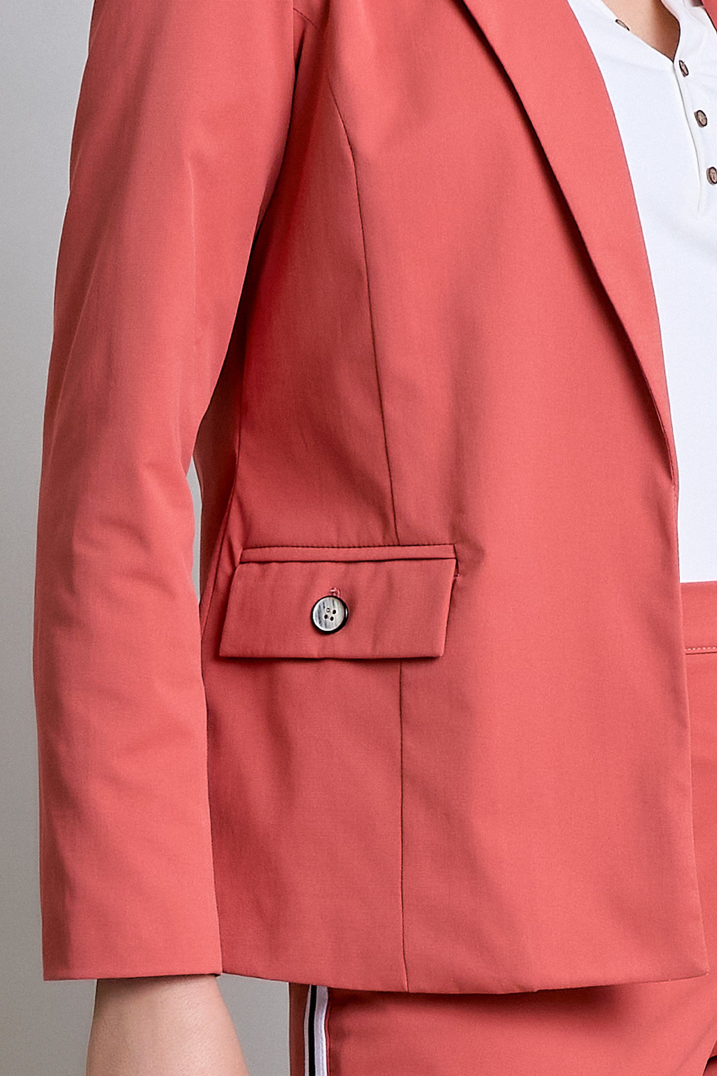 Saco casual de gabardina con bolsillos de decoración 254013