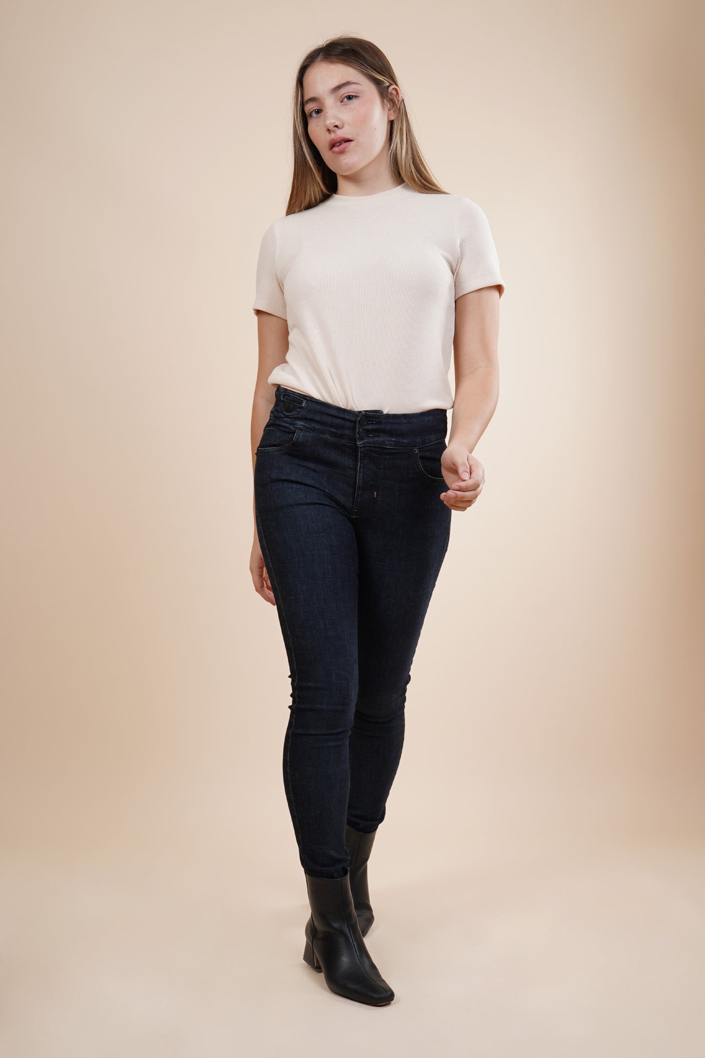 Jeans skinny cierre de dos botones 256021