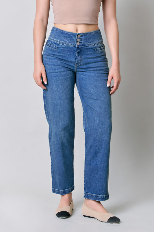 Jeans amplios con 3 botones 256023