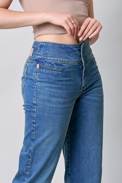 Jeans amplios con 3 botones 256023