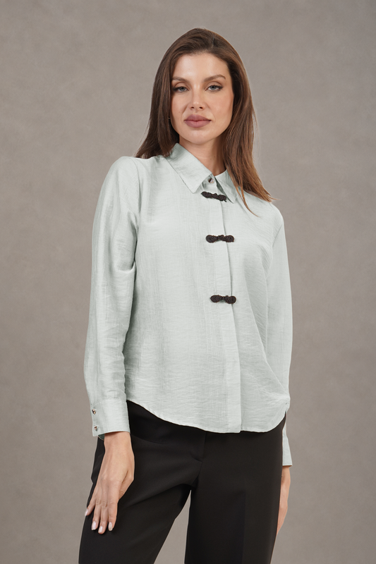 Camisa Color Cemento Con Botones Tipo Nudo