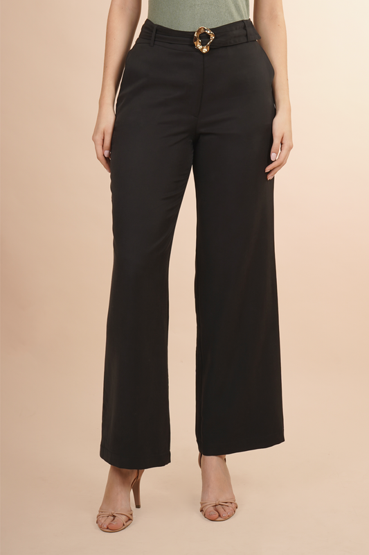 Pantalón Negro con Cinturón y Hebilla 261047