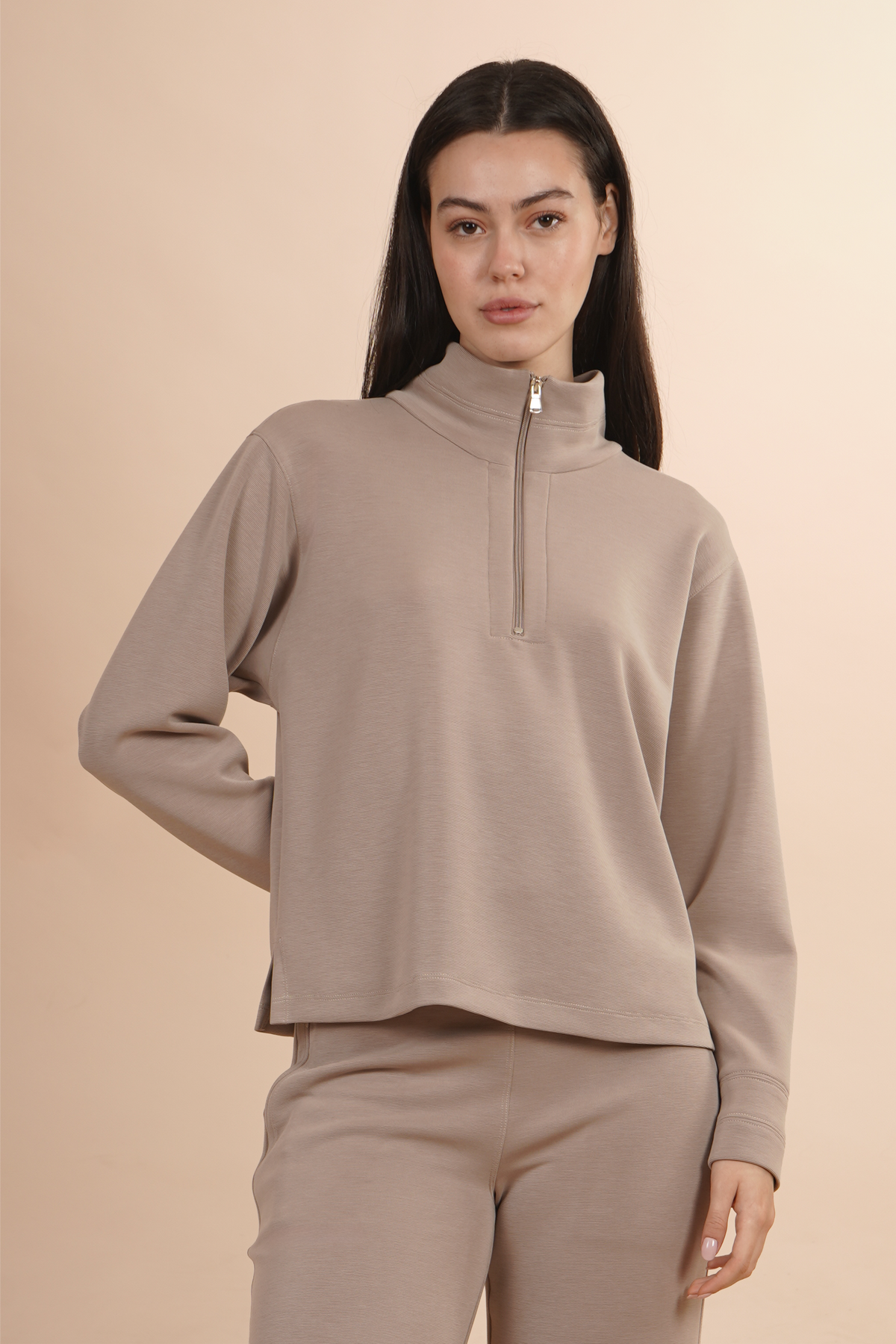 Sudadera Beige Con Cierre Corto