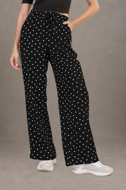 Pantalón Negro Con Bolitas Blancas