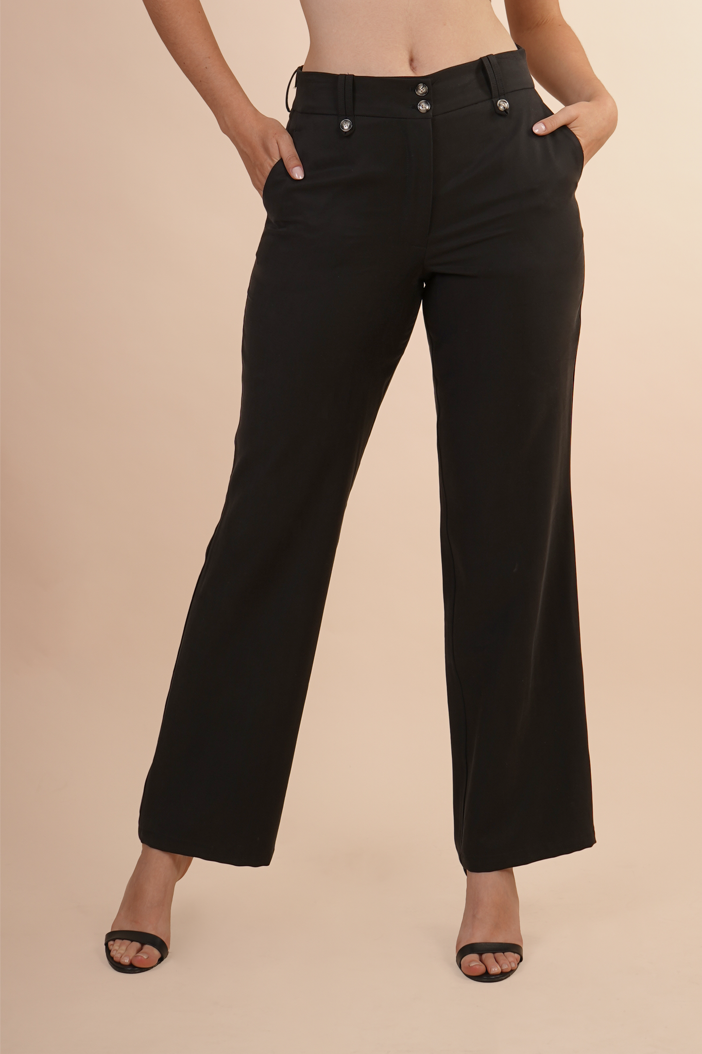 Pantalón recto con botones decorativos 261045