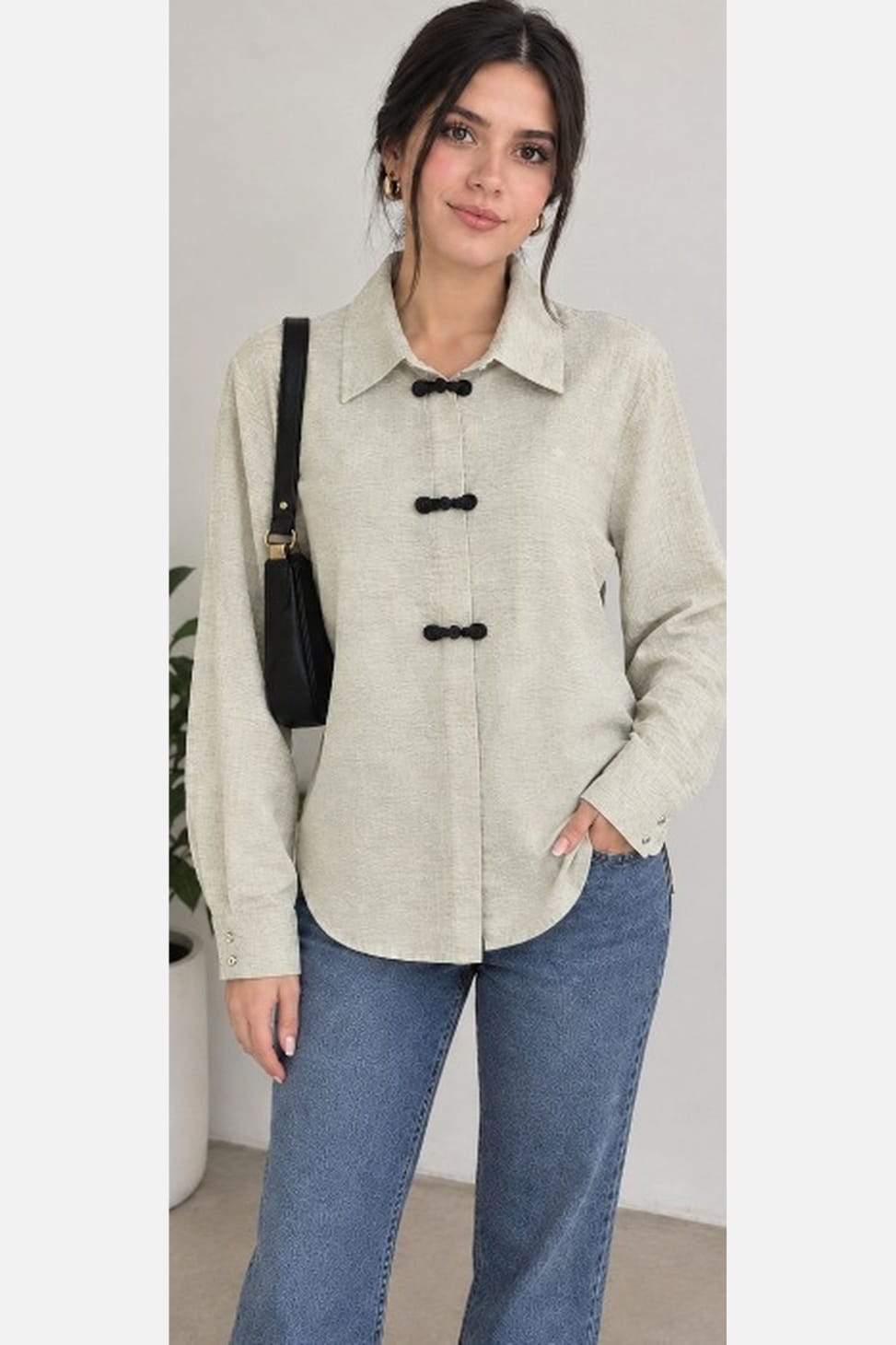 Camisa Greige Verdoso Con Botones Tipo Nudo