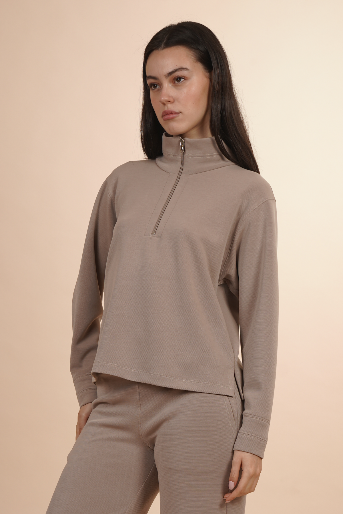 Sudadera Beige Con Cierre Corto