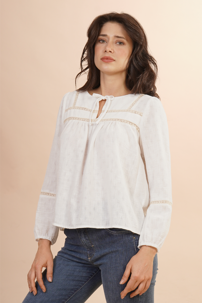 Blusa Con Tira Bordada Blanca 262053