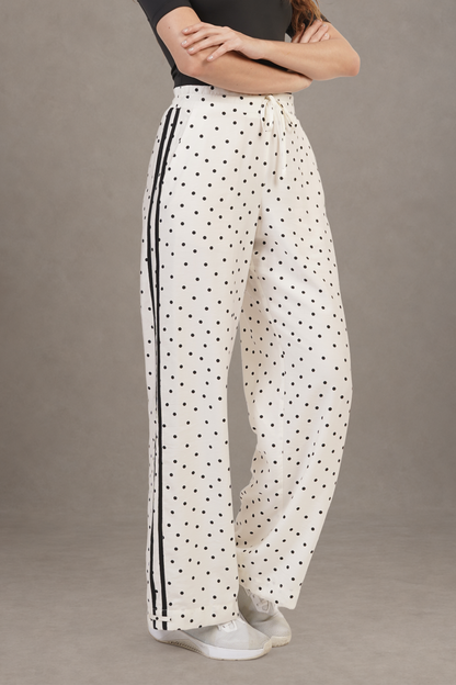 Pantalón Blanco Con Bolitas Negras
